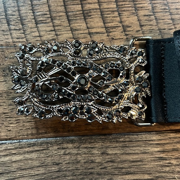 The limited womens belt size M black with rhinestone buckle - Picture 3 of 6